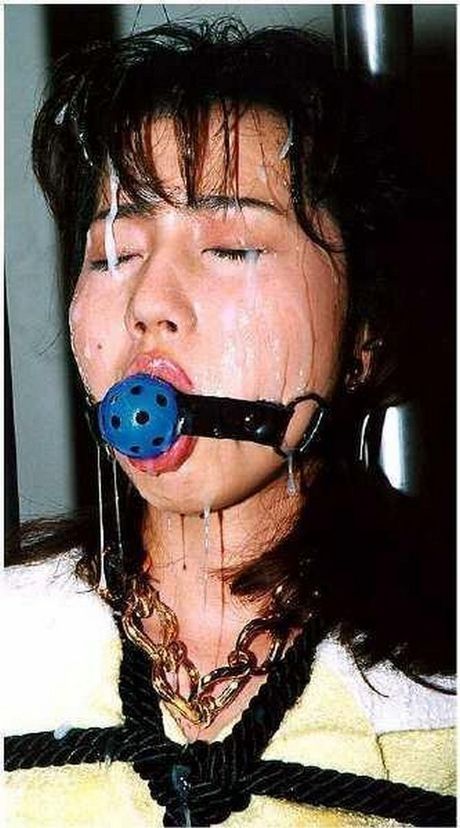 Asian amateur girl gets her pussy rammed by a hung guy