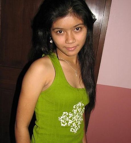 pretty girl goes naked which makes me happy panda